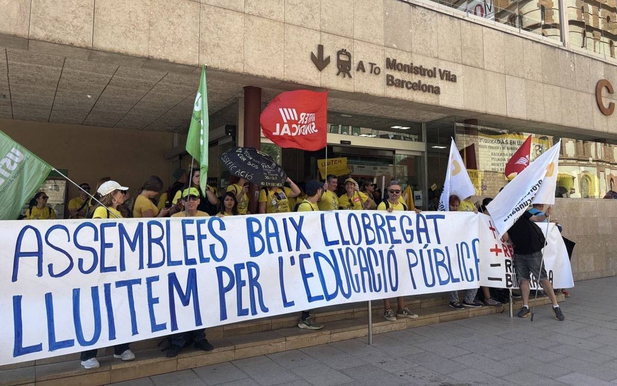 Mestres en vaga tallen l'aeri i el cremallera de Montserrat
