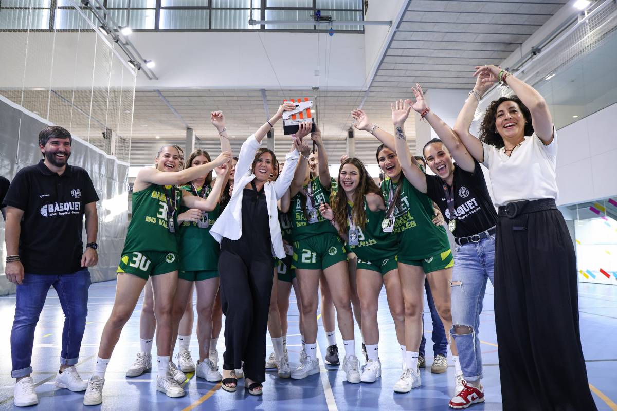 FOTOS | Reconeixement a l'històric júnior del Sabadell BQ Vallès
