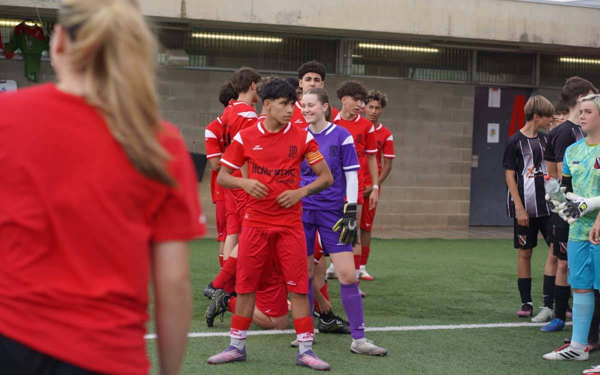 Juvenil B masculí de la Pirinaica amb Greta Brunet abans de saltar al camp - Hasmukh Kerai