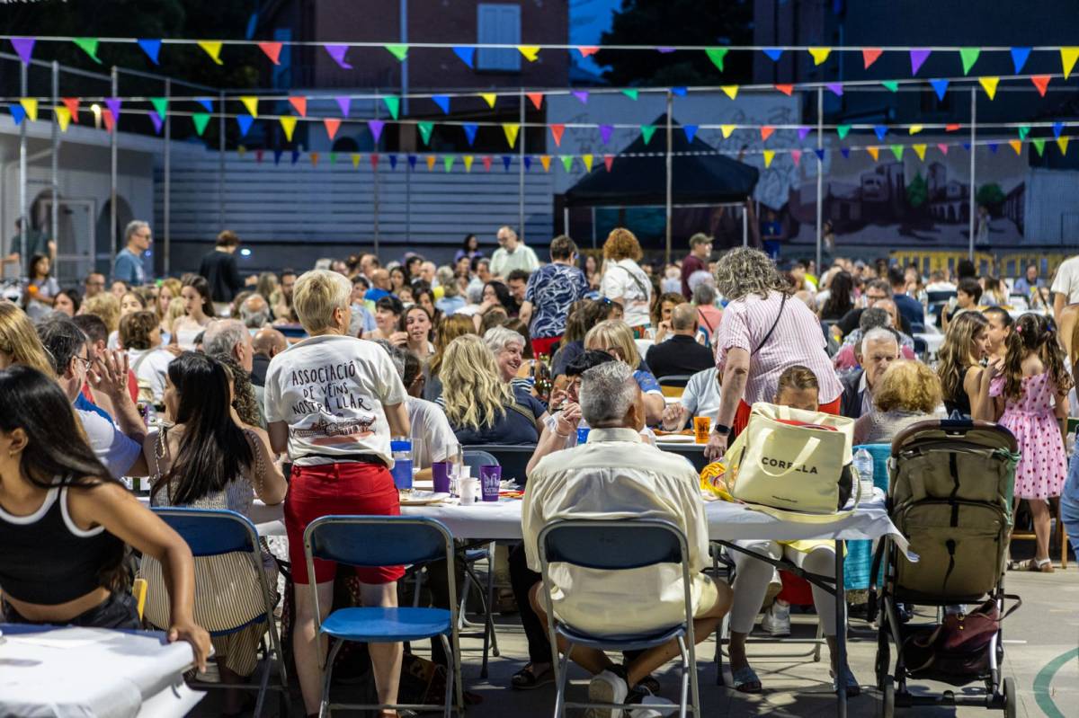 Botifarrada popular de la festa major de Nostra Llar - JUANMA PELÁEZ Botifarrada popular de la festa major de Nostra Llar