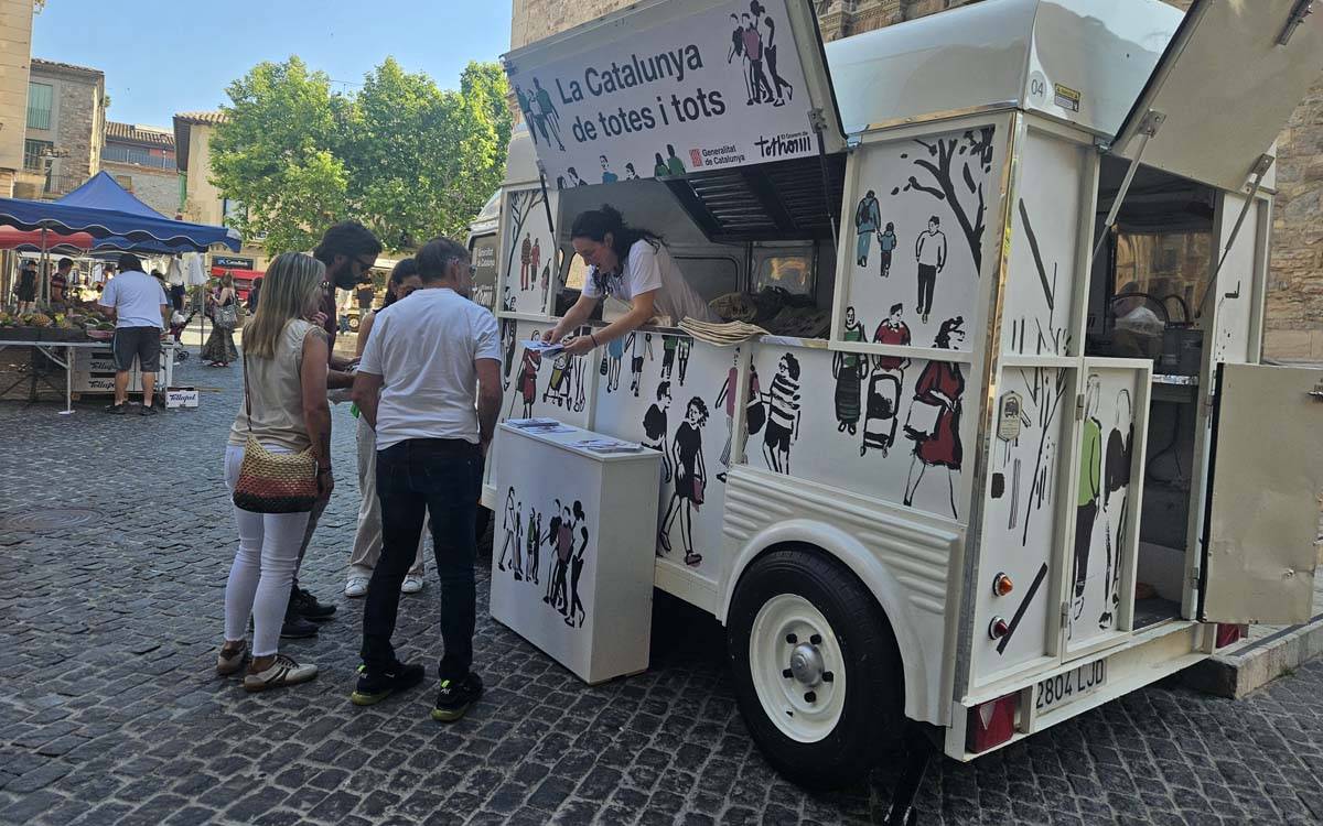 El vehicle informatiu del Pla de Govern fa parada a Moià