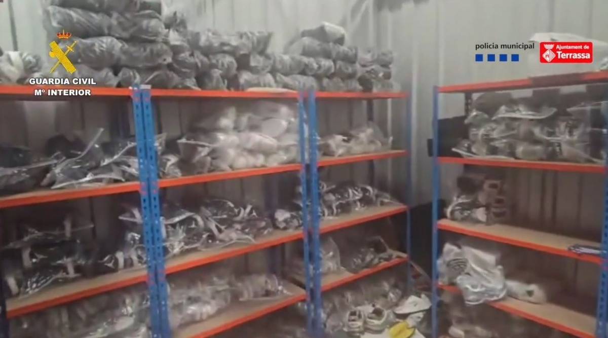 Intervenen a Terrassa més de 2.300 productes falsificats valorats en 2,3 milions