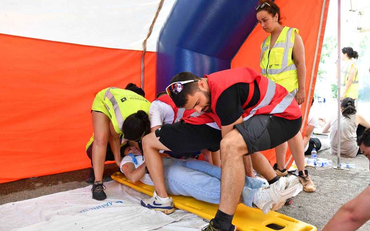 UManresa recrea un accident amb 60 víctimes en un simulacre d'emergències