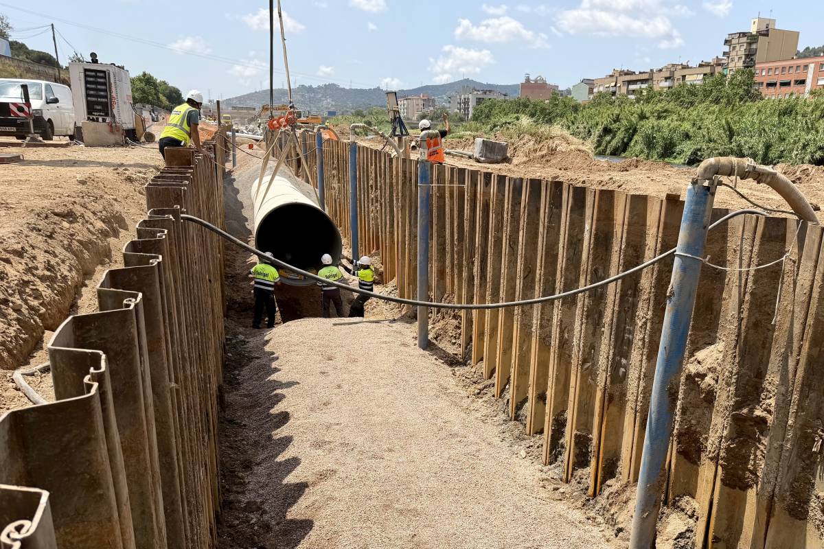 La nova canonada substituirà l'antiga que actualment perd uns 225.000 litres diaris - Albert Segura / ACN