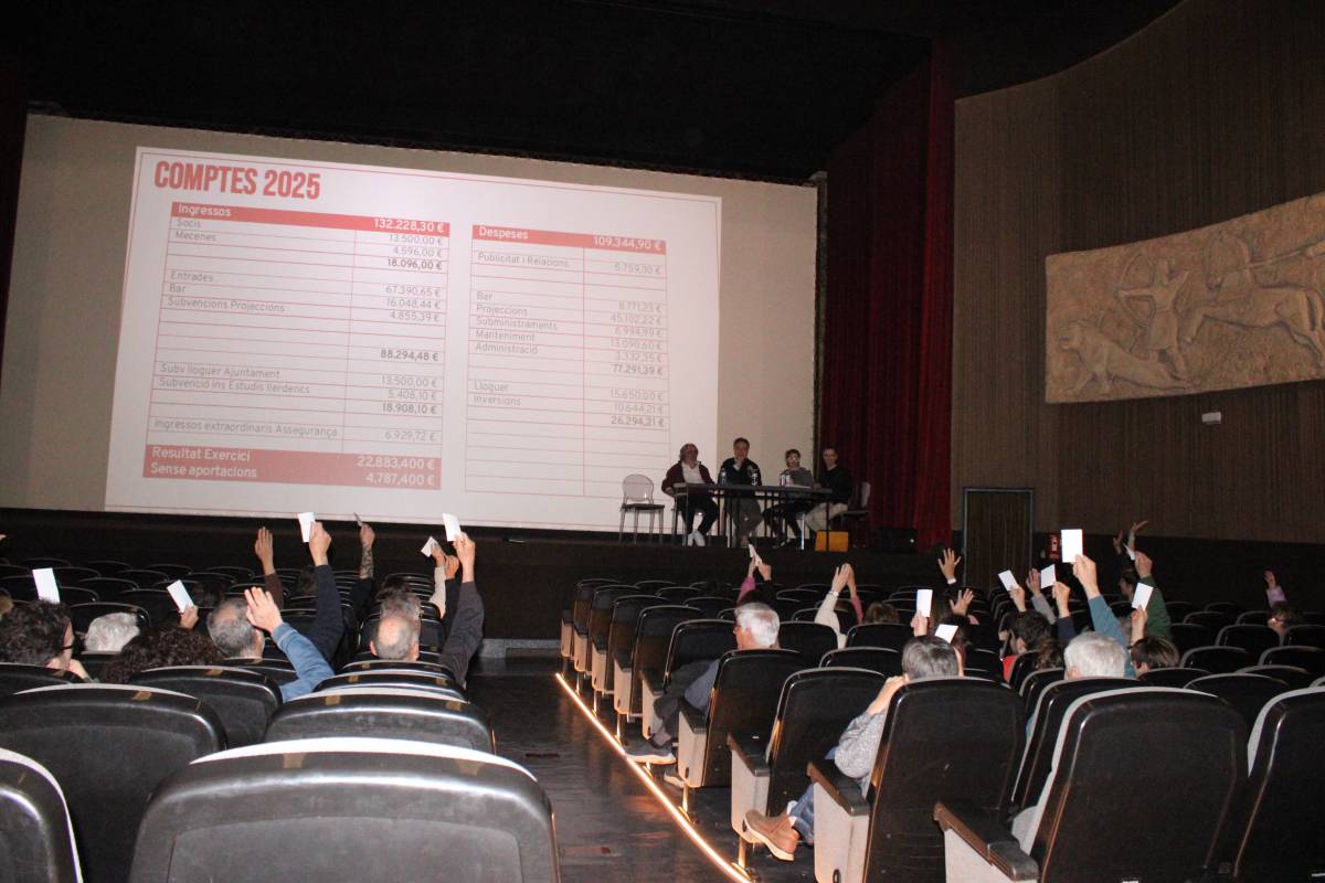 Demanen més voluntaris per sostenir la gestió col·lectiva del cine París de Solsona 