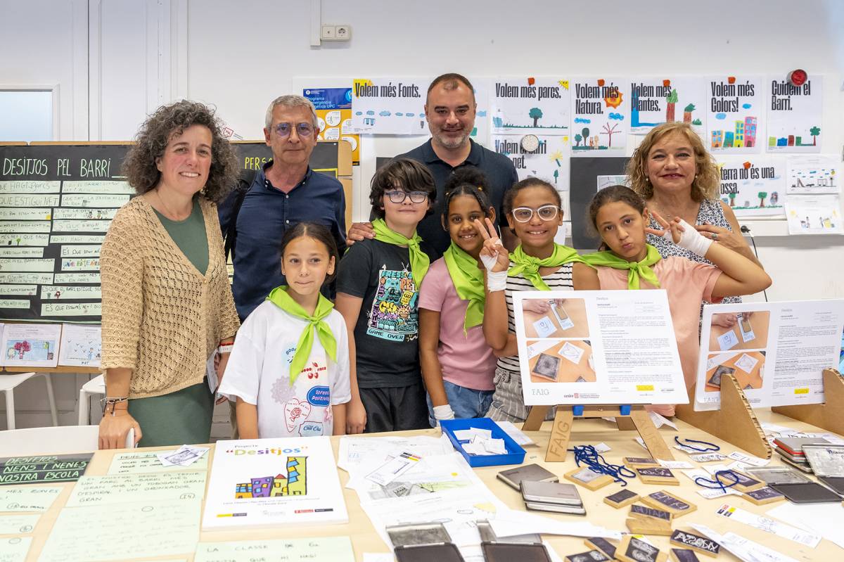 Alumnes que presenten solucions al món real