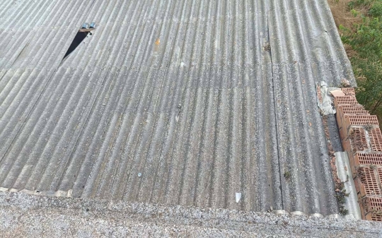 Una nena de 10 anys, ferida crítica a Balsareny en caure des d'una teulada