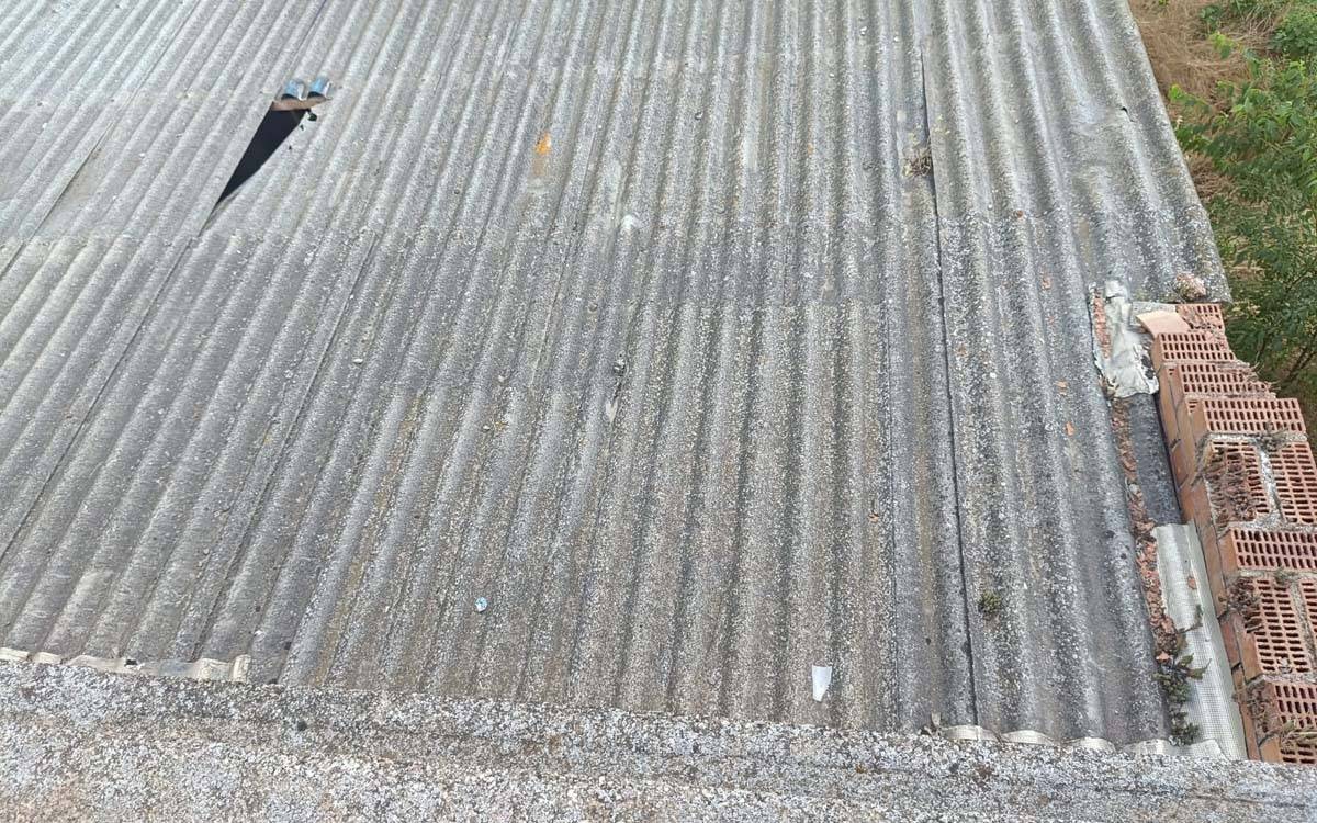 Una nena de 10 anys, ferida crítica a Balsareny en caure des d'una teulada