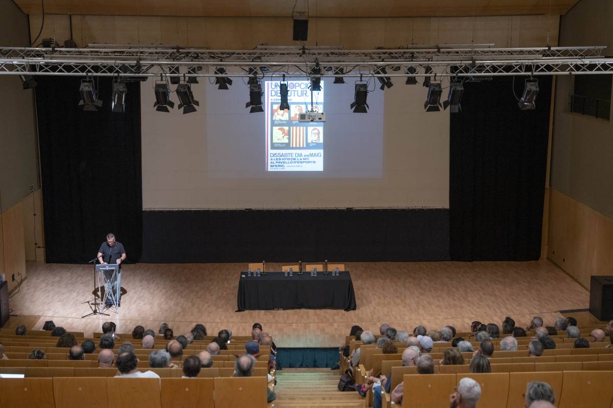 Acte 50è aniversari míting PSUC al pavelló de l`Sferic - ALBERTO TALLÓN Acte 50è aniversari míting PSUC al pavelló de l`Sferic