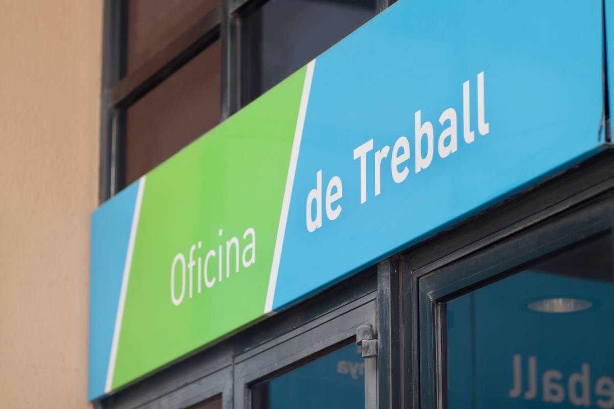 Sabadell encadena el tercer mes consecutiu de descens en el nombre d'aturats
