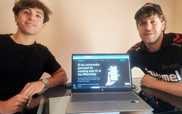 Dos bagencs dissenyen el primer entrenador de running amb IA per WhatsApp