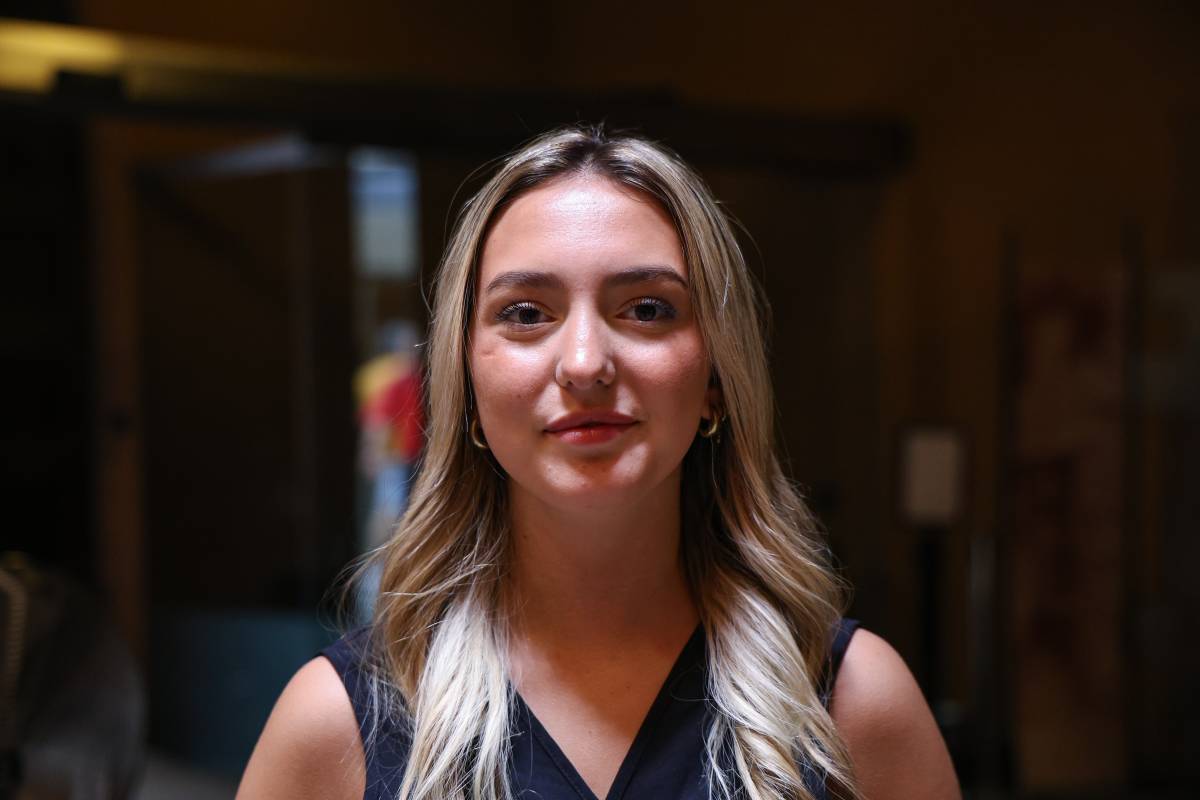 Candela Gesse, alumna d`ESDI - VÍCTOR CASTILLO Candela Gesse, alumna d`ESDI