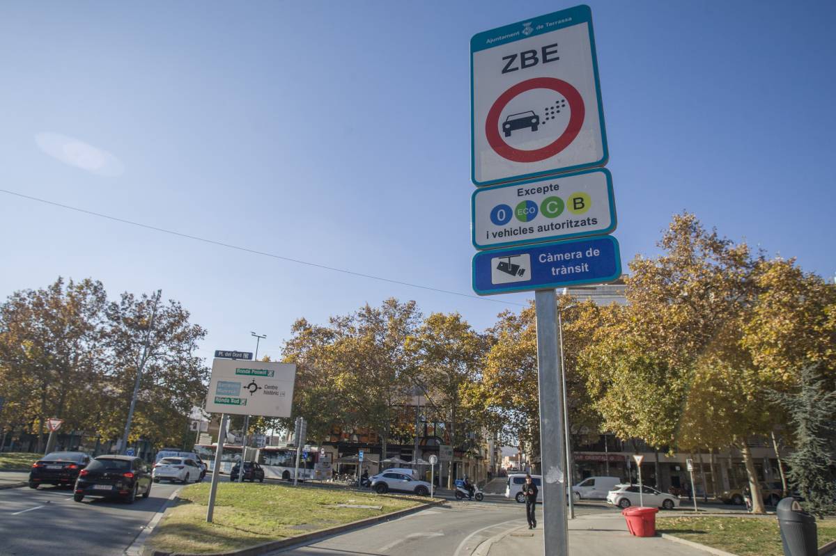 Més de 30.000 vehicles ja compten amb l'expecionalitat per a circular a la ZBE de Terrassa
