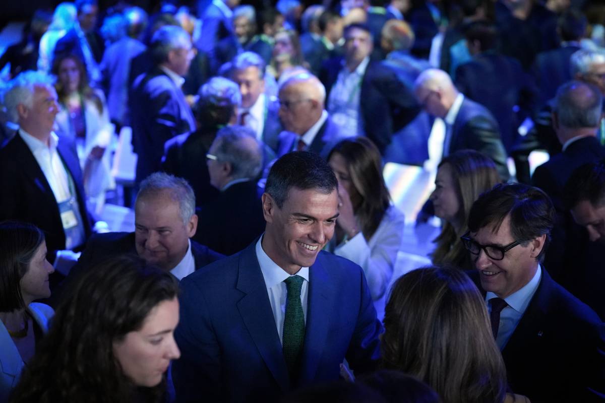«És un mag»: Sánchez derrota la moció de censura al Cercle