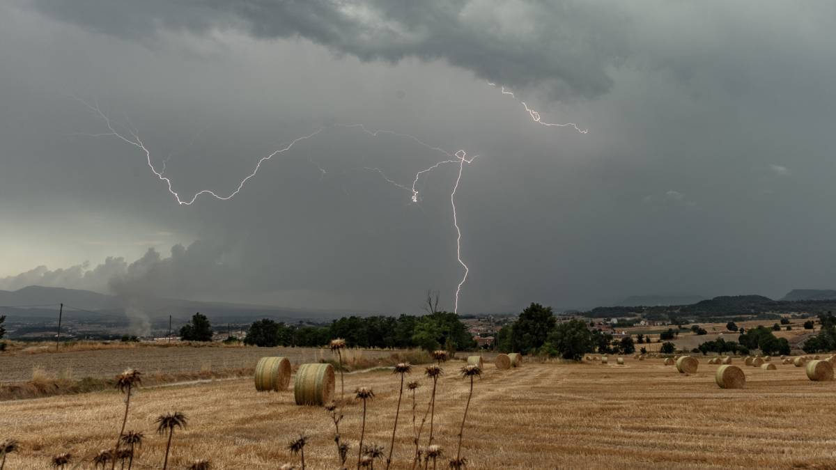 Les tempestes amenacen la Patum de Berga