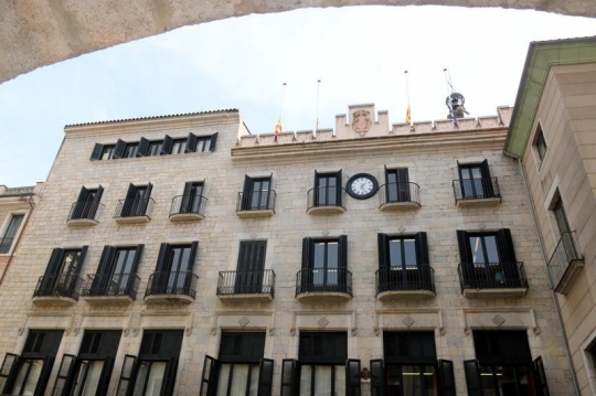 A presó dos homes per pagar a tres adolescents menors de 16 anys a canvi de sexe a Girona