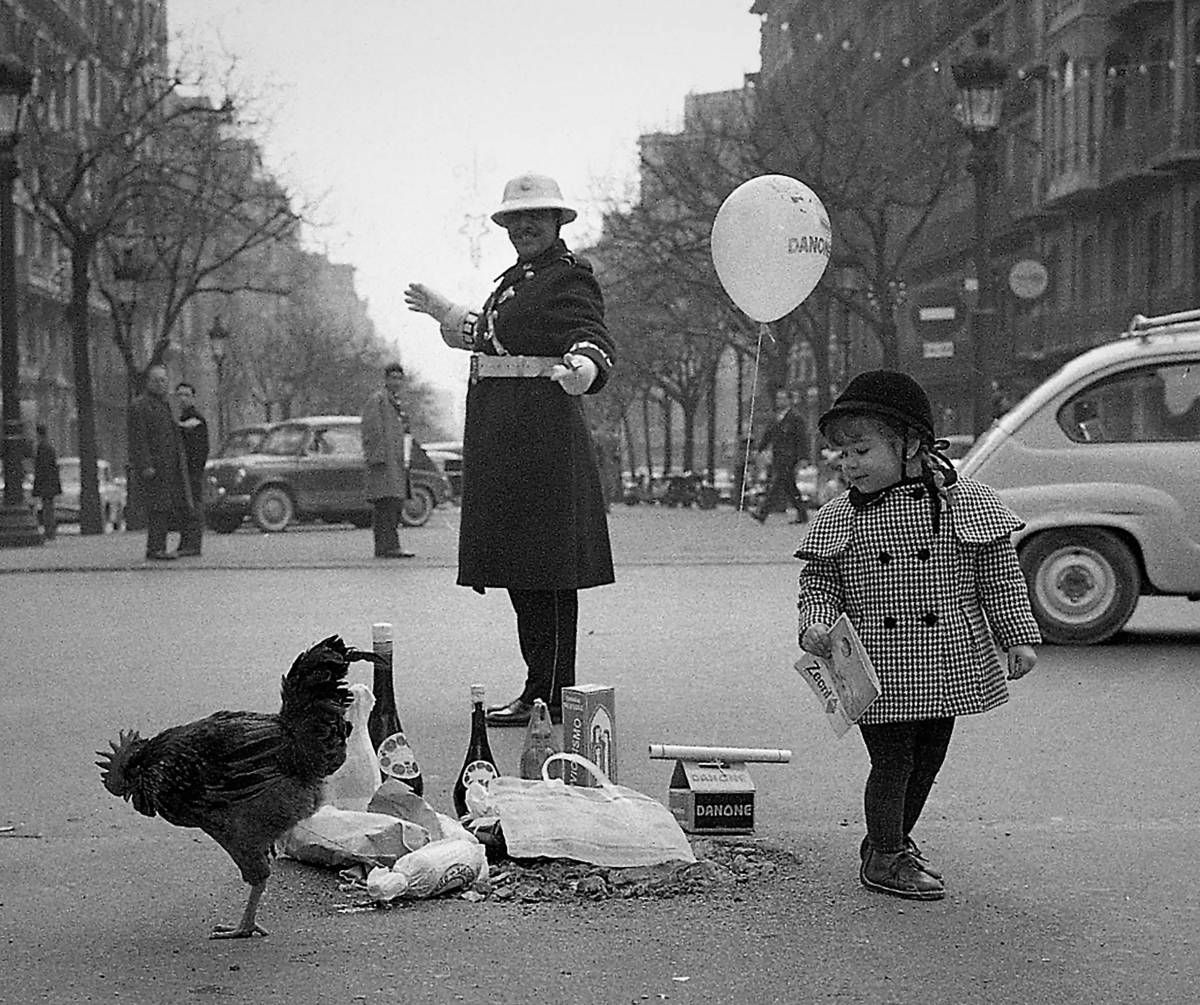 Imatge nadalenca a la rambla de Catalunya captada l'any 1966 - Eugeni Forcano