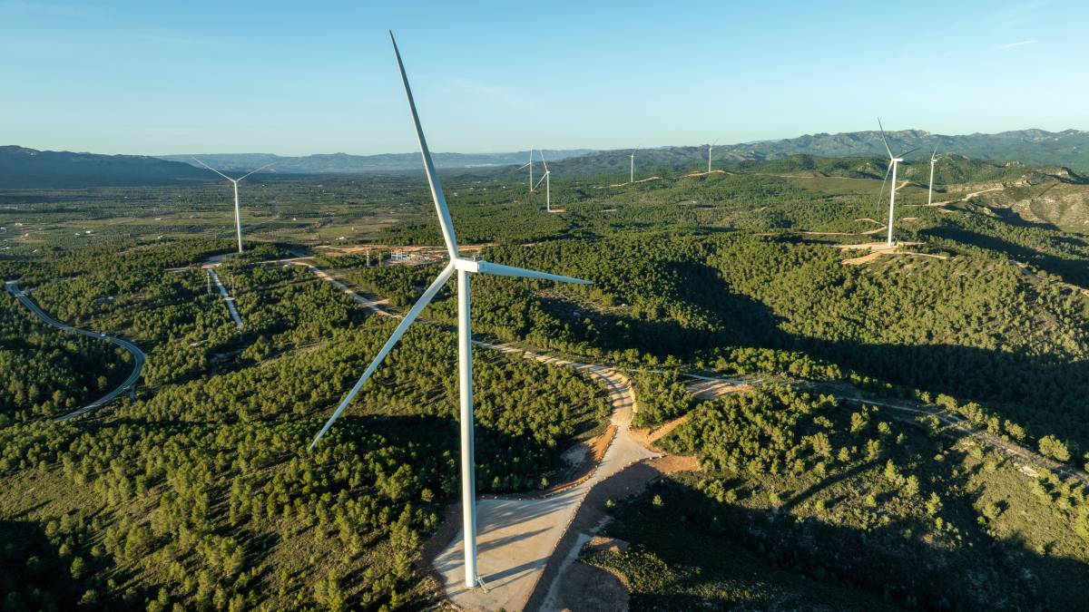 Catalunya renova per primera vegada un parc eòlic: de 54 a 8 molins i el doble d'energia