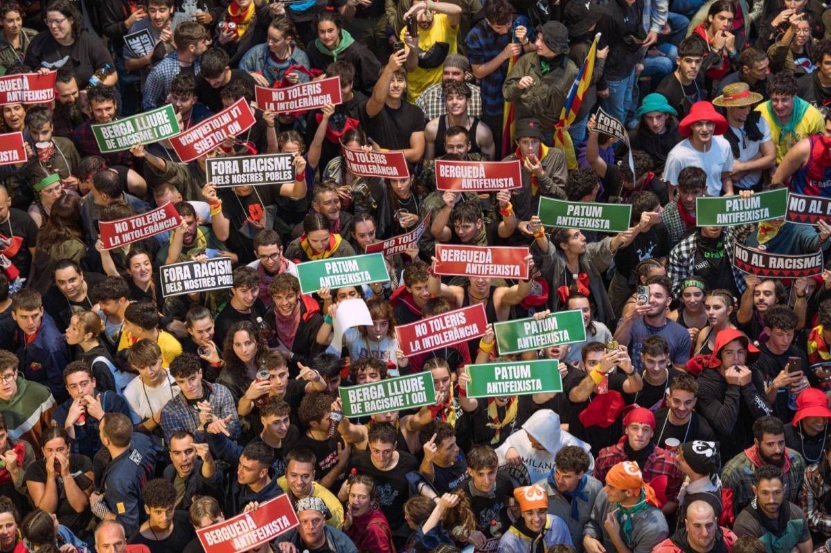 Cartells contra Sílvia Orriols i el feixisme a la Patum de Berga 2026. - Arnau Colomé
