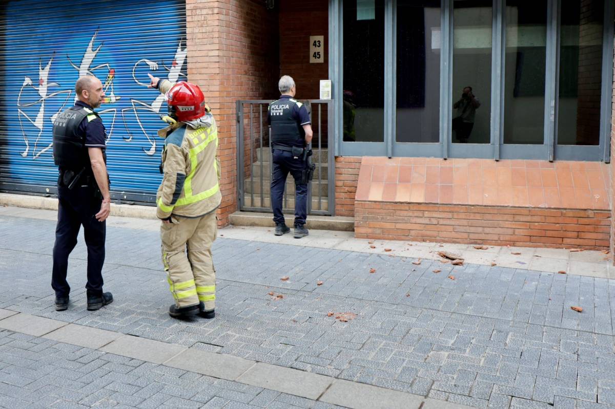 Intervenció dels Bombers en un domicili del Centre