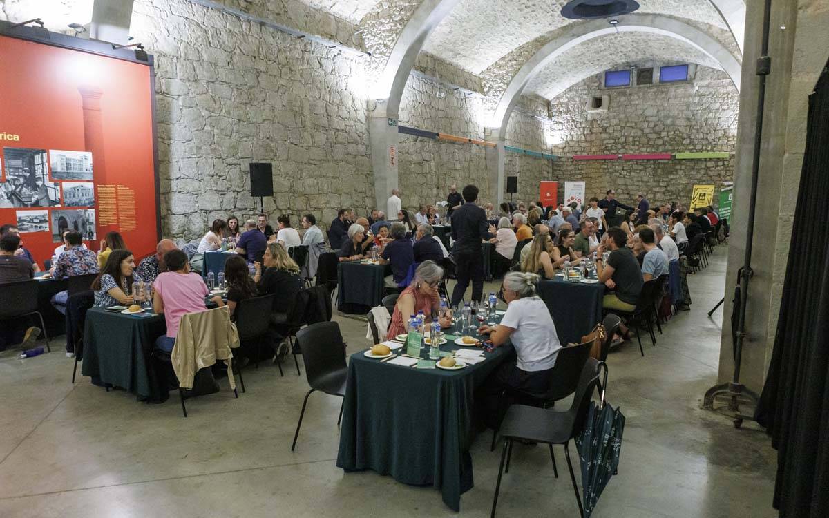 El pèsol i la tavella es vesteixen de gala per obrir la Fira ViBa entre vins de la DO Pla de Bages