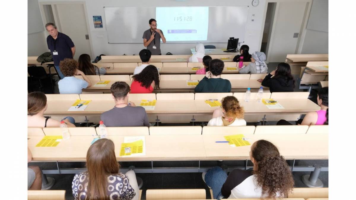 Més detectors de mòbils i controls aleatoris: les novetats de la selectivitat 2026