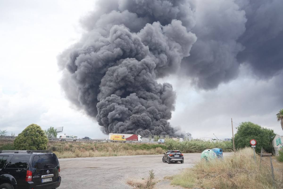 Incendi a la fàbrica d`Honda a Santa Perpètua