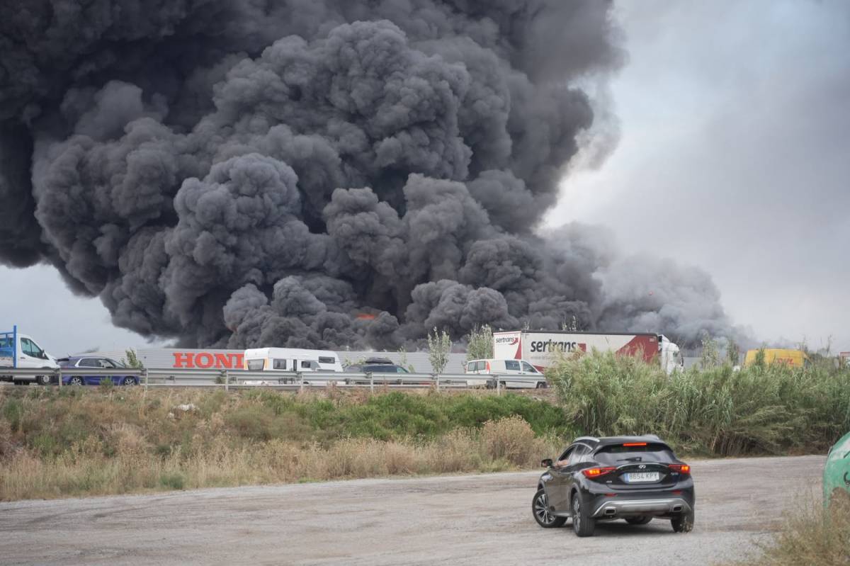 Incendi a la fàbrica d`Honda a Santa Perpètua