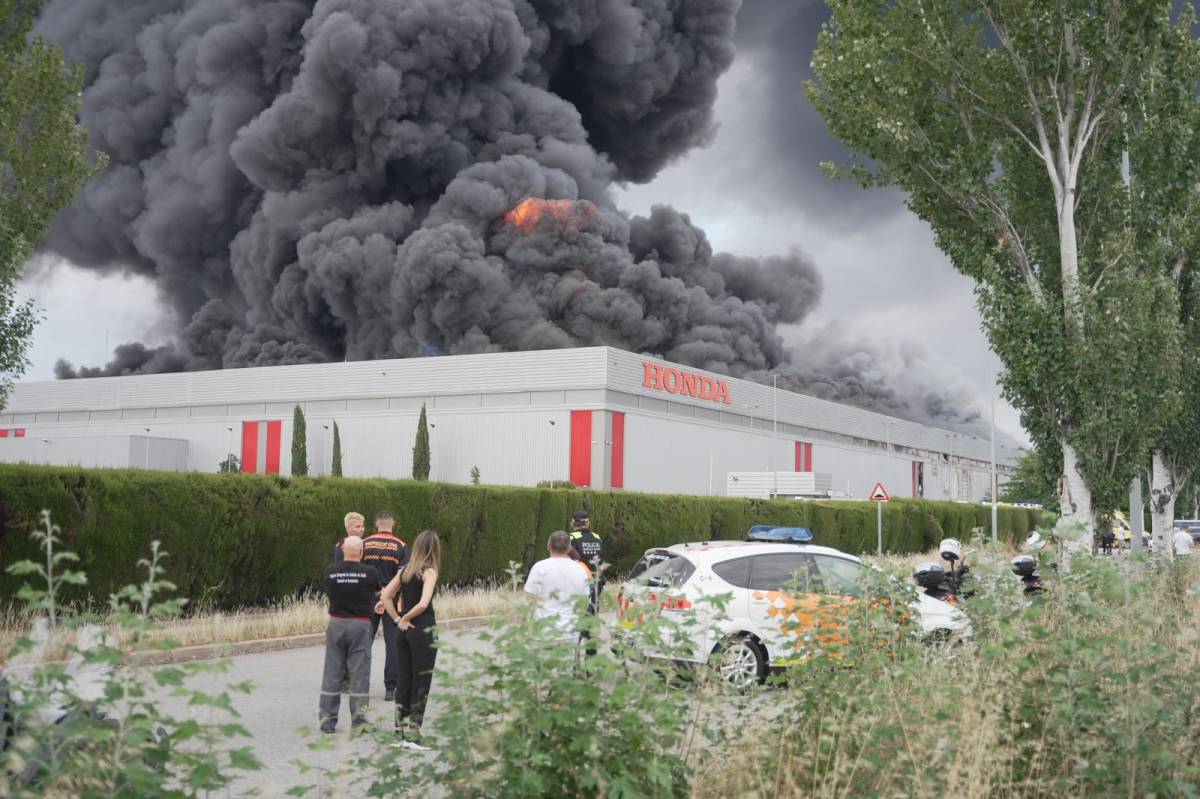 Incendi a la fàbrica d`Honda a Santa Perpètua