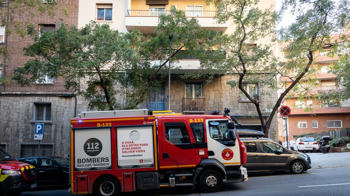 Evacuen un edifici per un incendi al centre de Barcelona