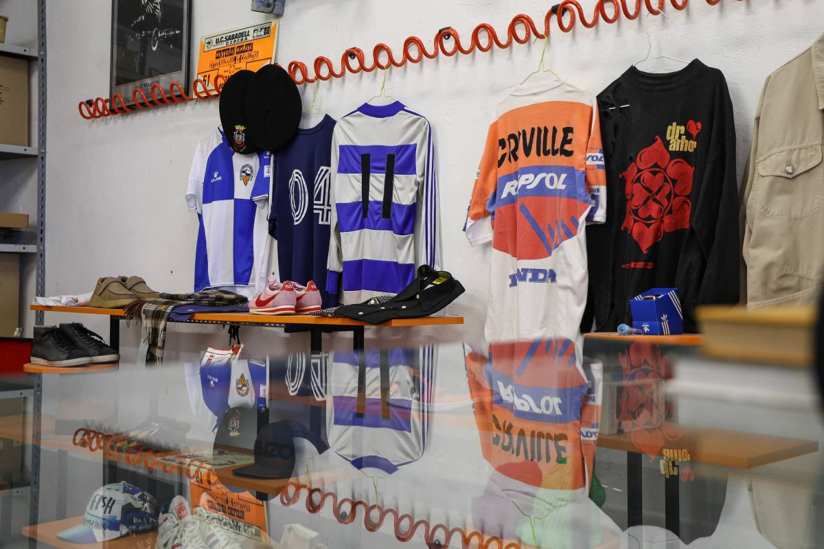 La samarreta del CE Sabadell de 2012, a Makeo - VÍCTOR CASTILLO