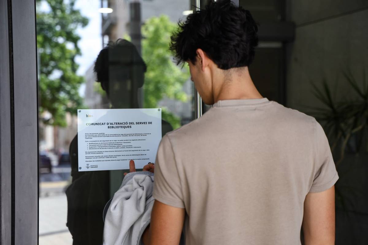 Les biblioteques de Sabadell se sumen a la vaga indefinida del sector