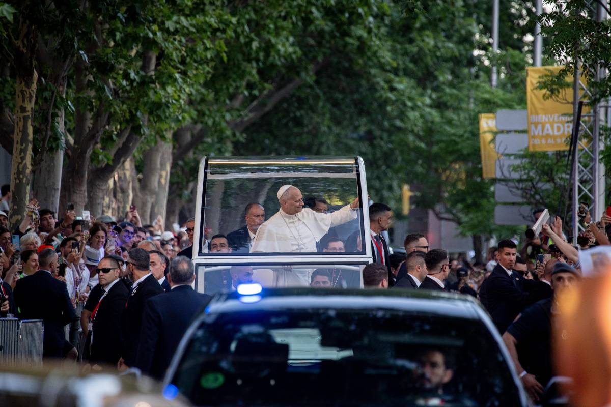 Bany de masses del Papa a Madrid