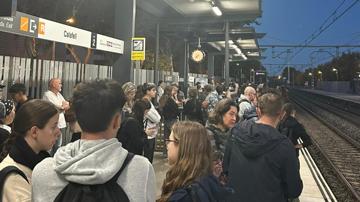 Nou matí de problemes a Rodalies: retards de més de mitja hora en vuit línies