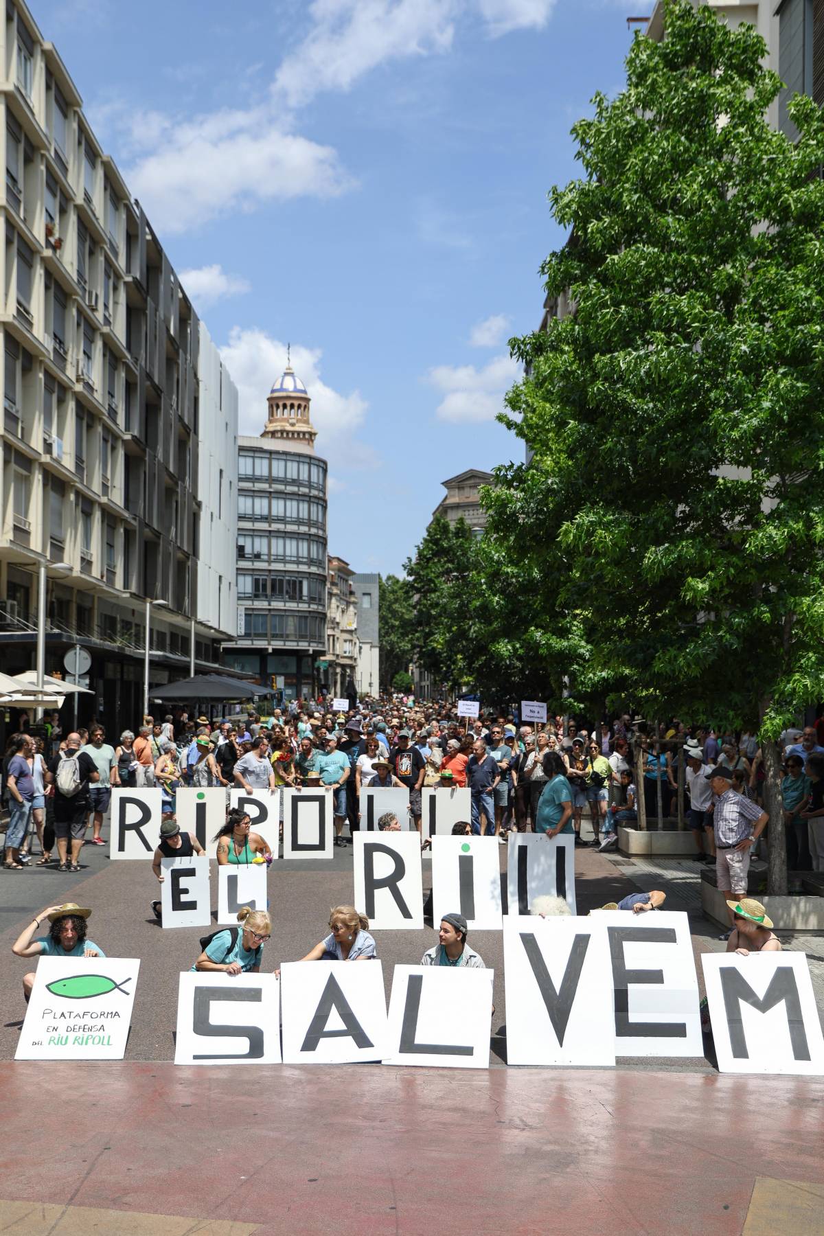 Manifestació en defensa del riu Ripoll al Centre - VÍCTOR CASTILLO Manifestació en defensa del riu Ripoll al Centre