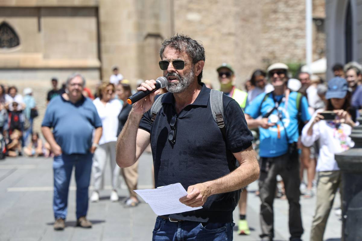 Manifestació en defensa del riu Ripoll al Centre - VÍCTOR CASTILLO Manifestació en defensa del riu Ripoll al Centre