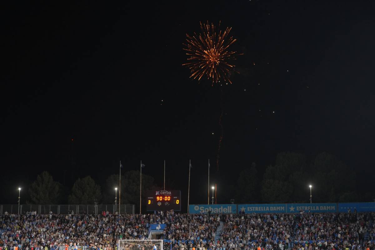 Focs artificials amb la remuntada en una Nova Creu Alta a vessar - David Chao Focs artificials amb la remuntada en una Nova Creu Alta a vessar