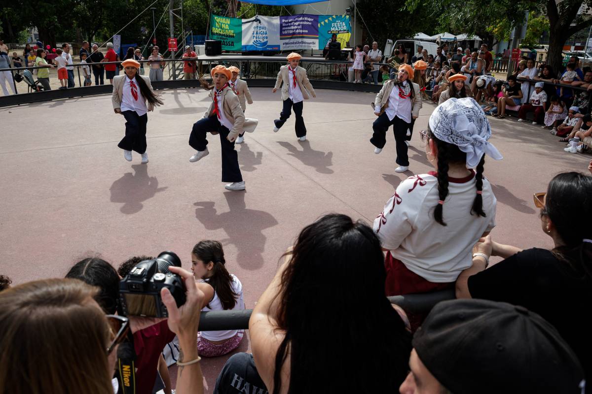 Hip Hop al Cementiri Vell - Lluís Clotet Hip Hop al Cementiri Vell