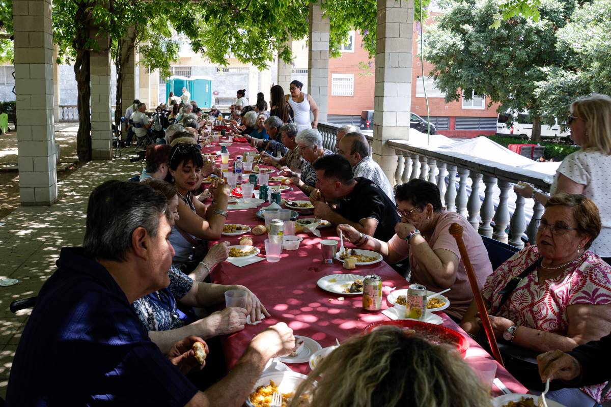 Paella popular a Les Arenes - Lluís Clotet Paella popular a Les Arenes