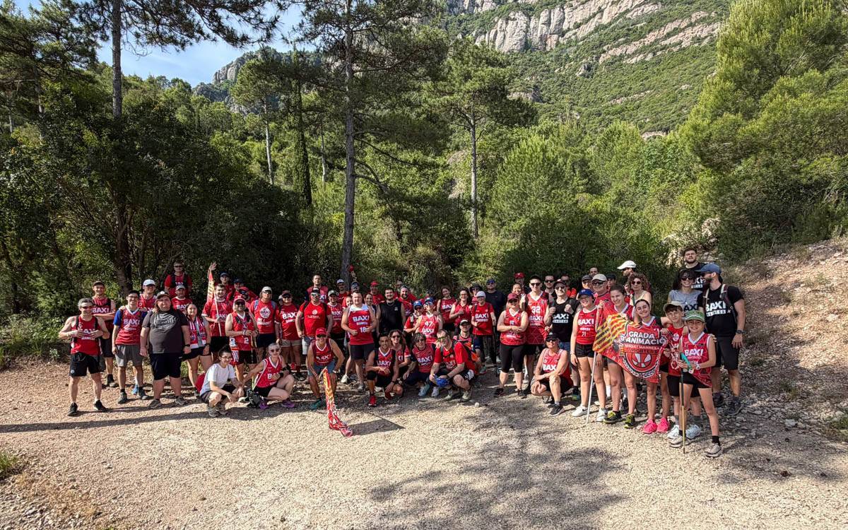 La Marea Vermella acomiada la temporada pujant a Montserrat