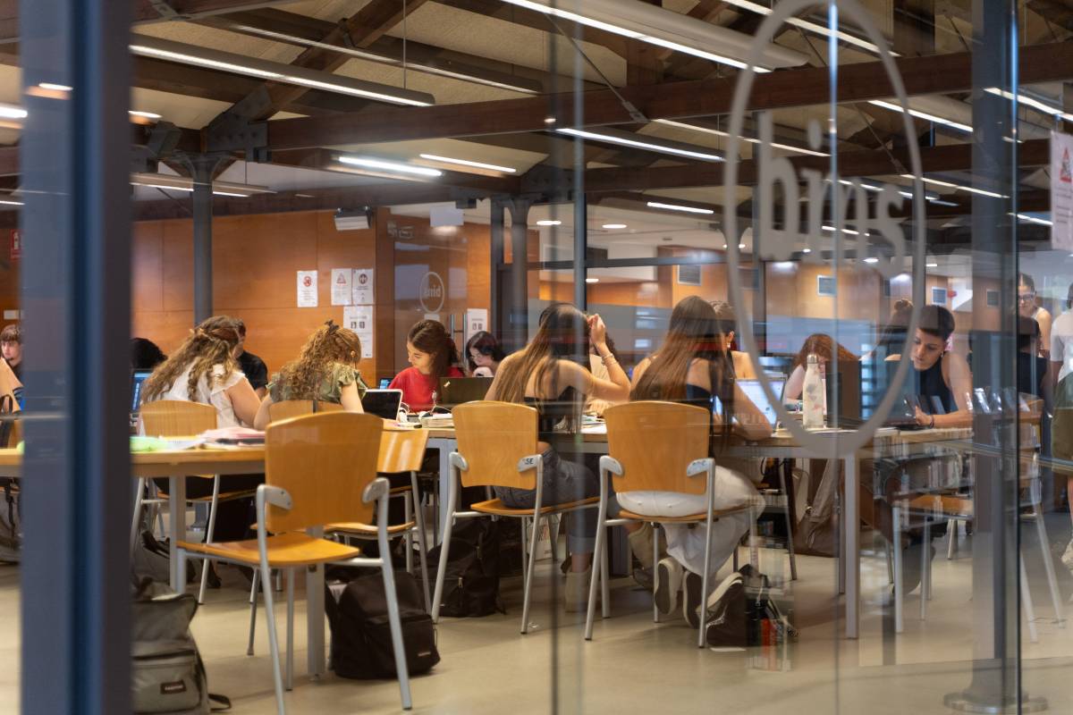 24 hores per la Selectivitat, biblioteques a vessar i detectors anticòpia: 