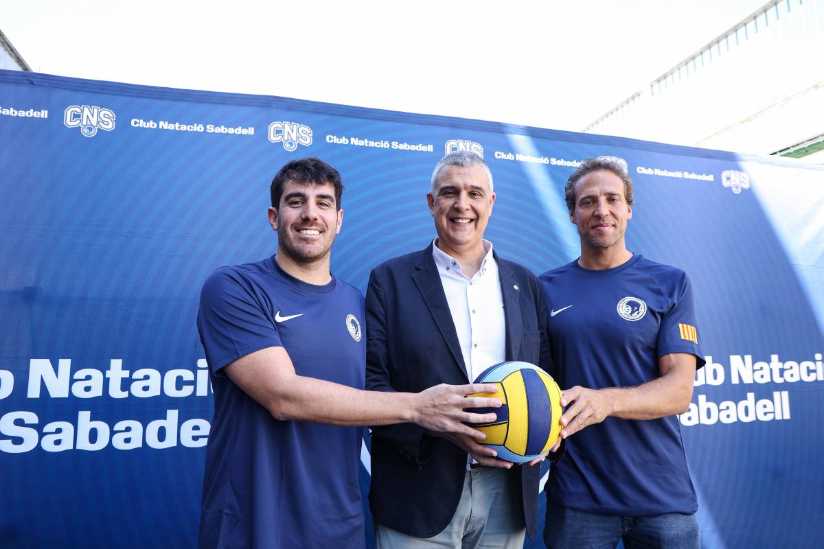 El CN Sabadell presenta els dos nous entrenadors: "Continuarem apostant pel waterpolo"