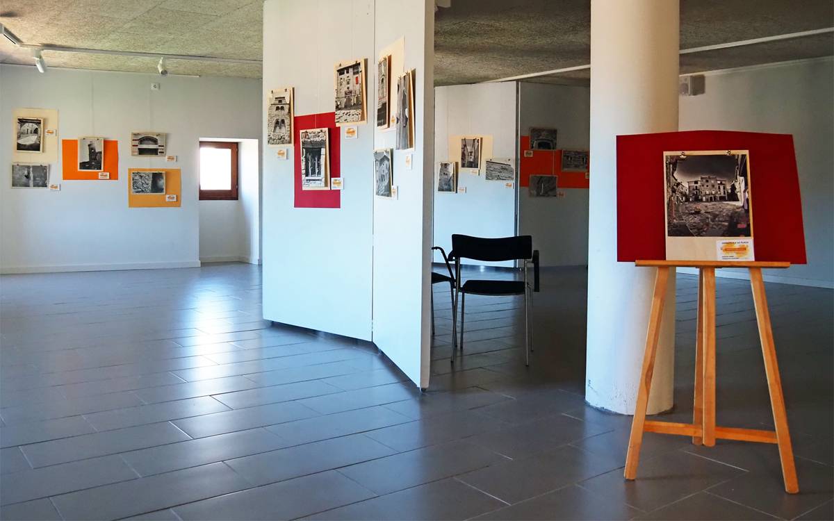 Una exposició a Súria reinterpreta el patrimoni del Poble Vell a través de la mirada dels alumnes