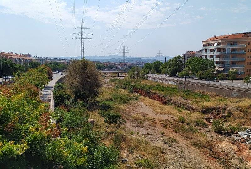 Detenen un piròman mentre provocava un incendi a Terrassa