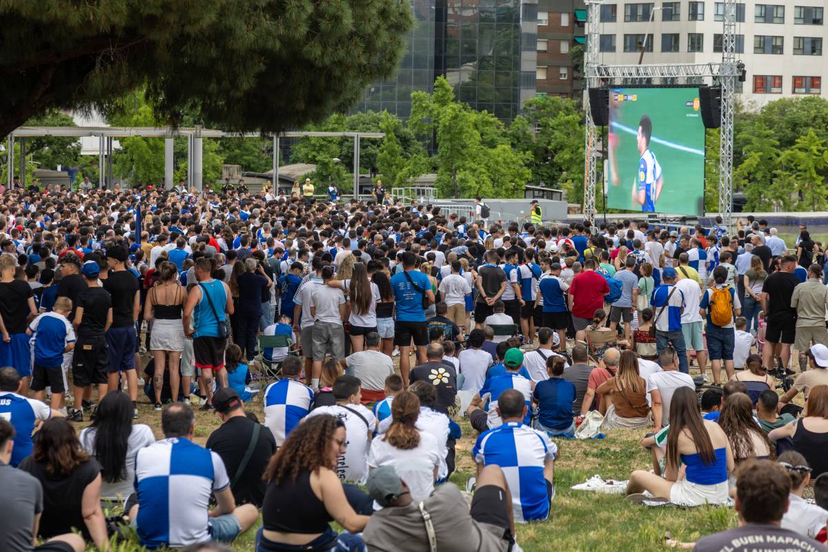L`any passat, centenars de sabadellencs van celebrar l`ascens a la plaça de l`Argub