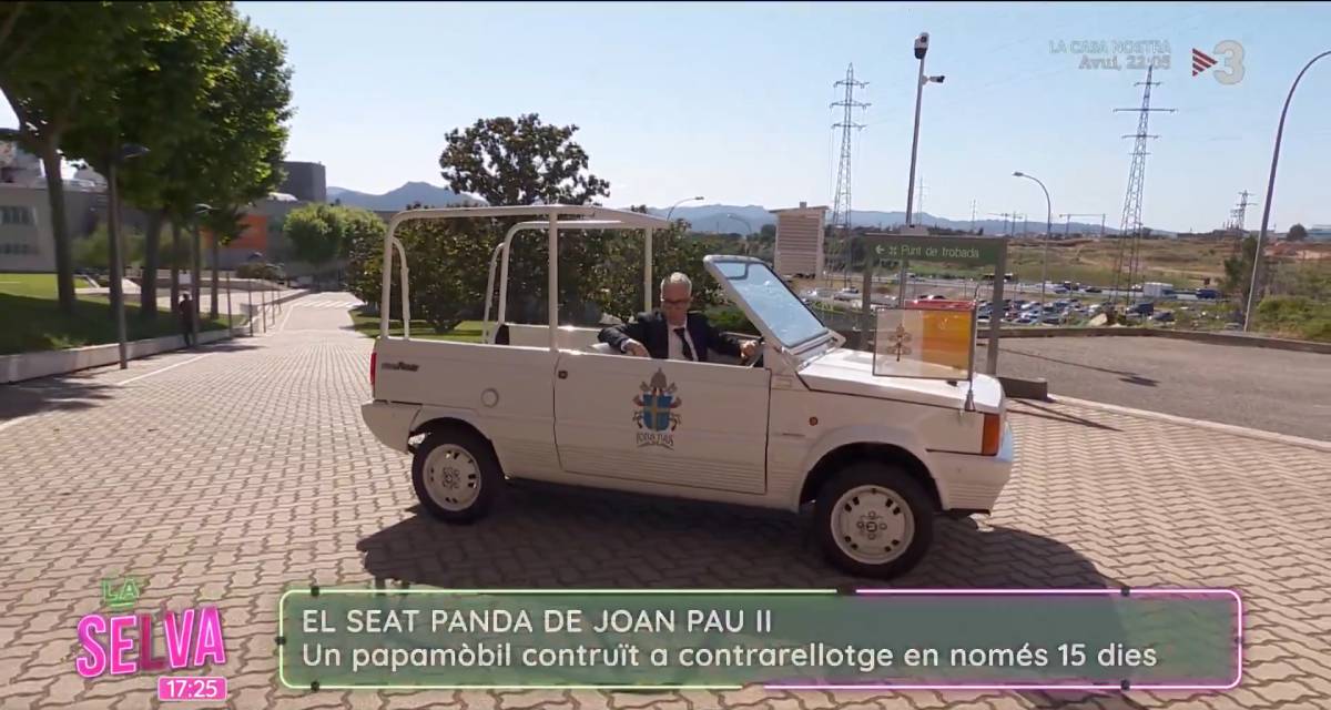TV3 recupera el papamòbil de 1982 per escalfar motors per la visita de Lleó XIV