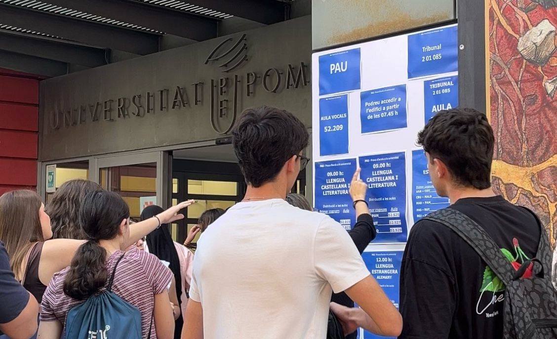 Nervis i normalitat en l'inici d'unes PAU marcades per la visita del Papa i la vaga de mestres: «Hem vingut previnguts»