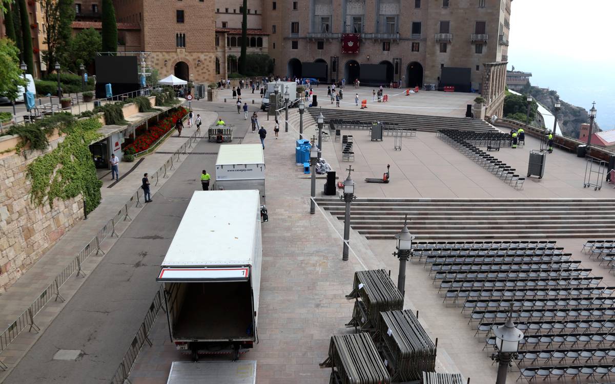 Un gran desplegament de seguretat transforma Montserrat a 24 hores de l'acte papal