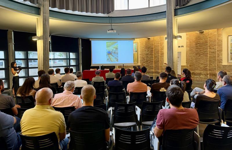 Jornada organitzada per Osona Biocircular sobre automatització de processos davant d’una cinquantena de ramaders - Jornada organitzada per Osona Biocircular sobre automatització de processos davant d’una cinquantena de ramaders