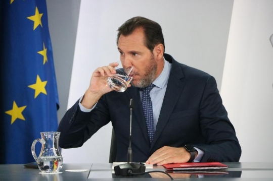Puente carrega contra Felip VI per fotografiar-se amb un periodista ultra: «És una ignomínia»